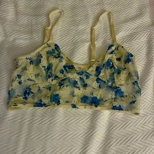 Lace with Blue Roses Brallete